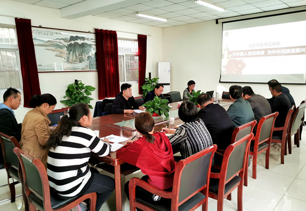 鼓樓區(qū)城管局副局長葛勇為集團(tuán)黨支部黨員干部上黨課